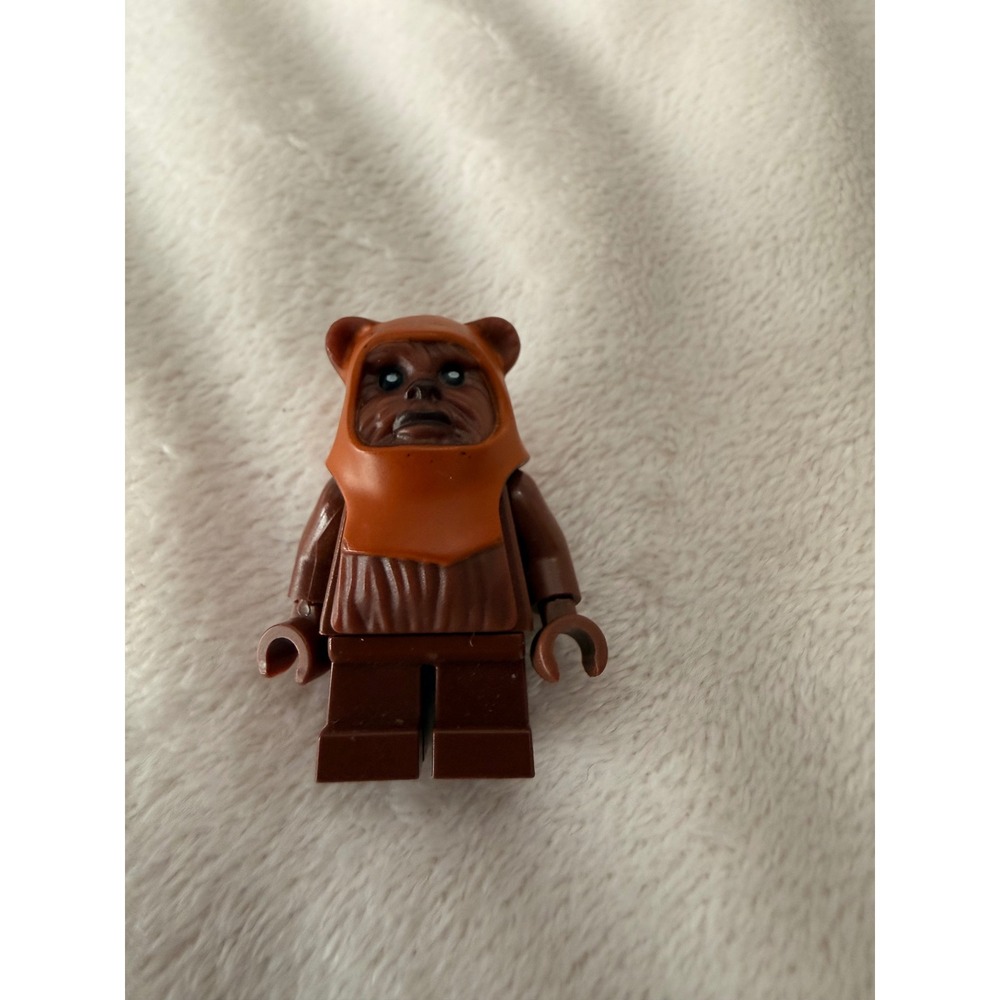 LEGO Star Wars Wicket Ewok Minifigure Reddish Brown Orange Hood Figure